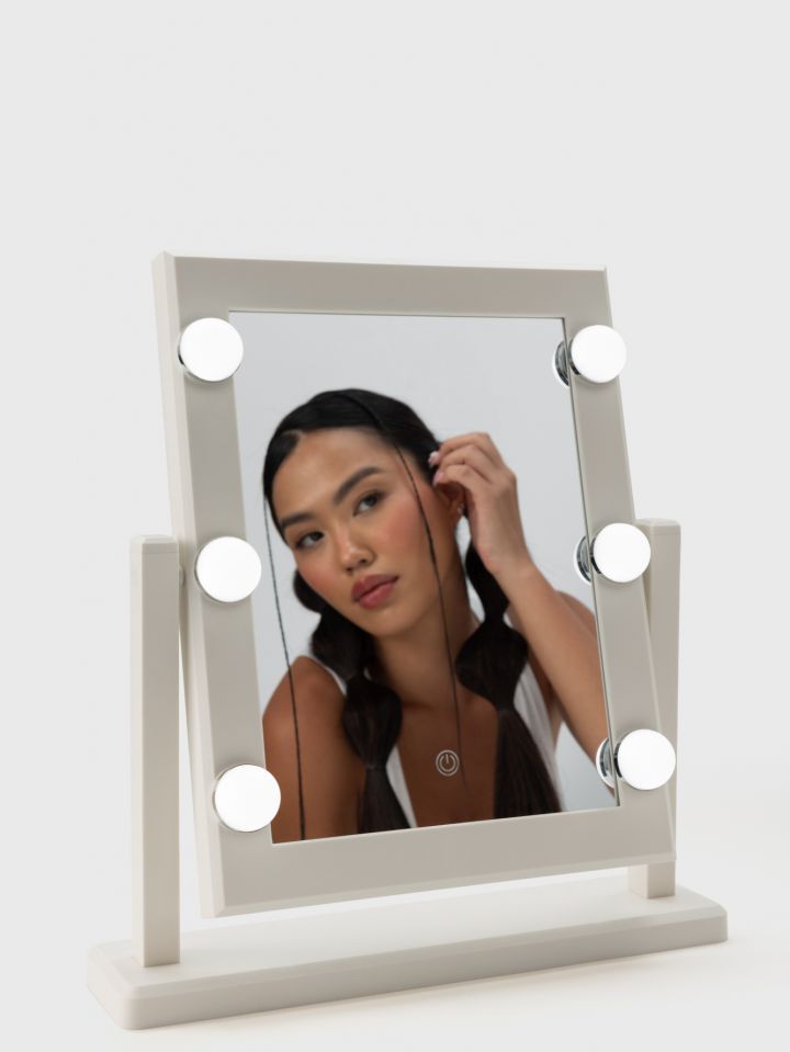 מראה עם אורות