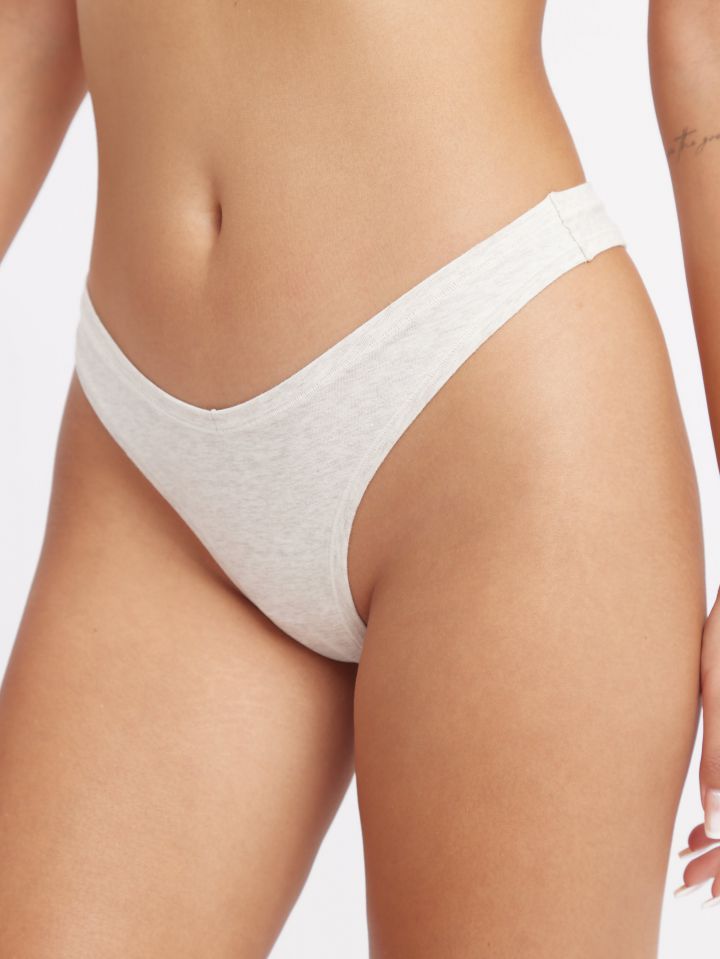 תחתוני חוטיני וי טוטאל סטרץ’