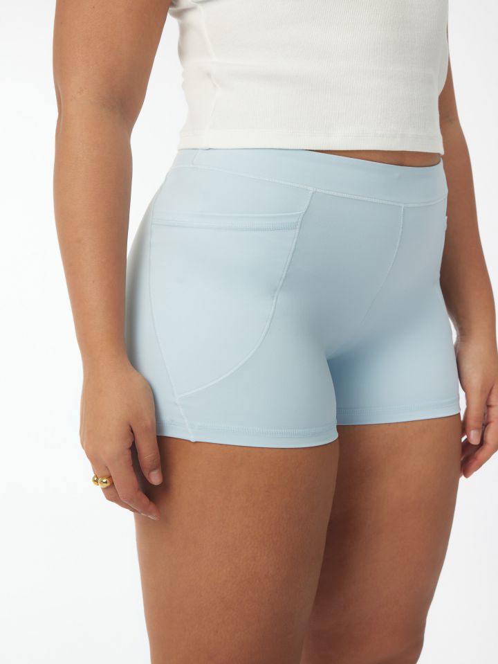 מכנסי טייץ׳ קצרים