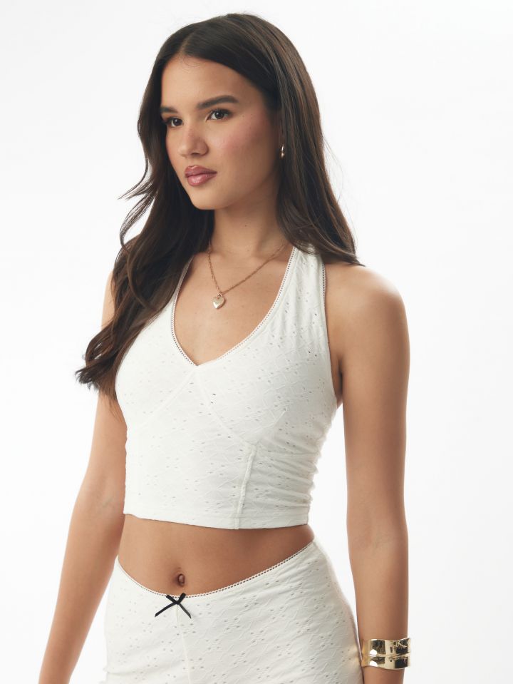 גופיית קולר תחרה שוויצרית