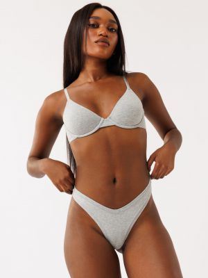 תחתוני חוטיני בגזרת וי טוטאל-סטרץ׳