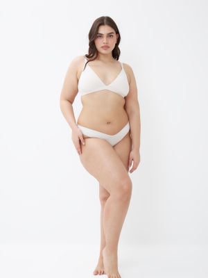 תחתוני חוטיני בגזרת וי טוטאל-סטרץ׳