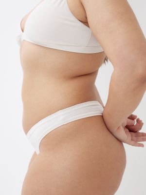 תחתוני חוטיני בגזרת וי טוטאל-סטרץ׳