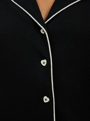 סט פיג׳מה מכופתרת וופל