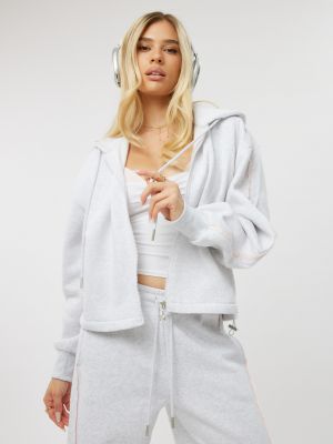 קפוצ׳ון יוניסקס בשילוב תחרה