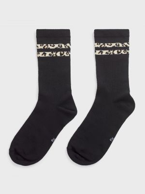 גרבי ספורט מנומרות