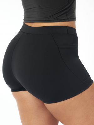 מכנסי טייץ׳ קצרים