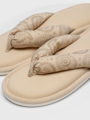 כפכפי אצבע בנדנה