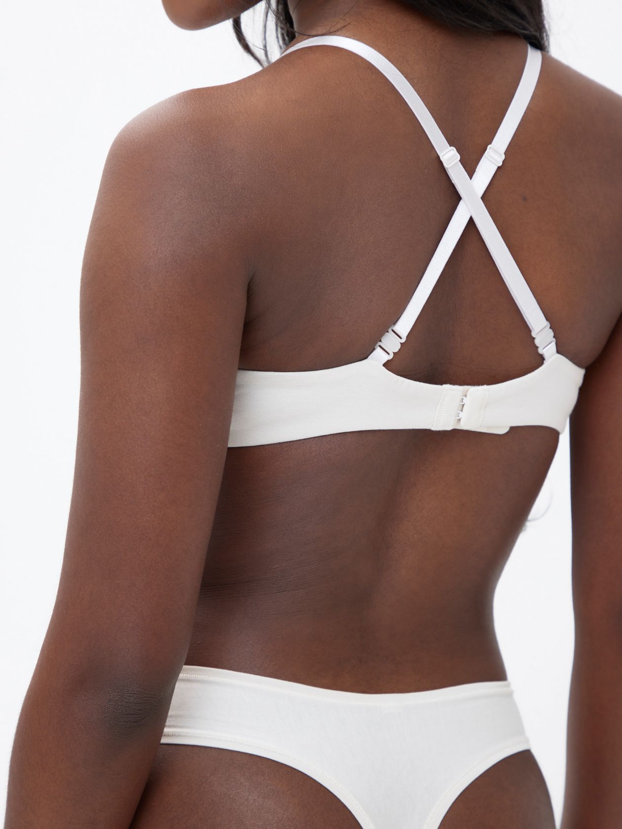 תחתוני חוטיני טוטאל-סטרץ׳