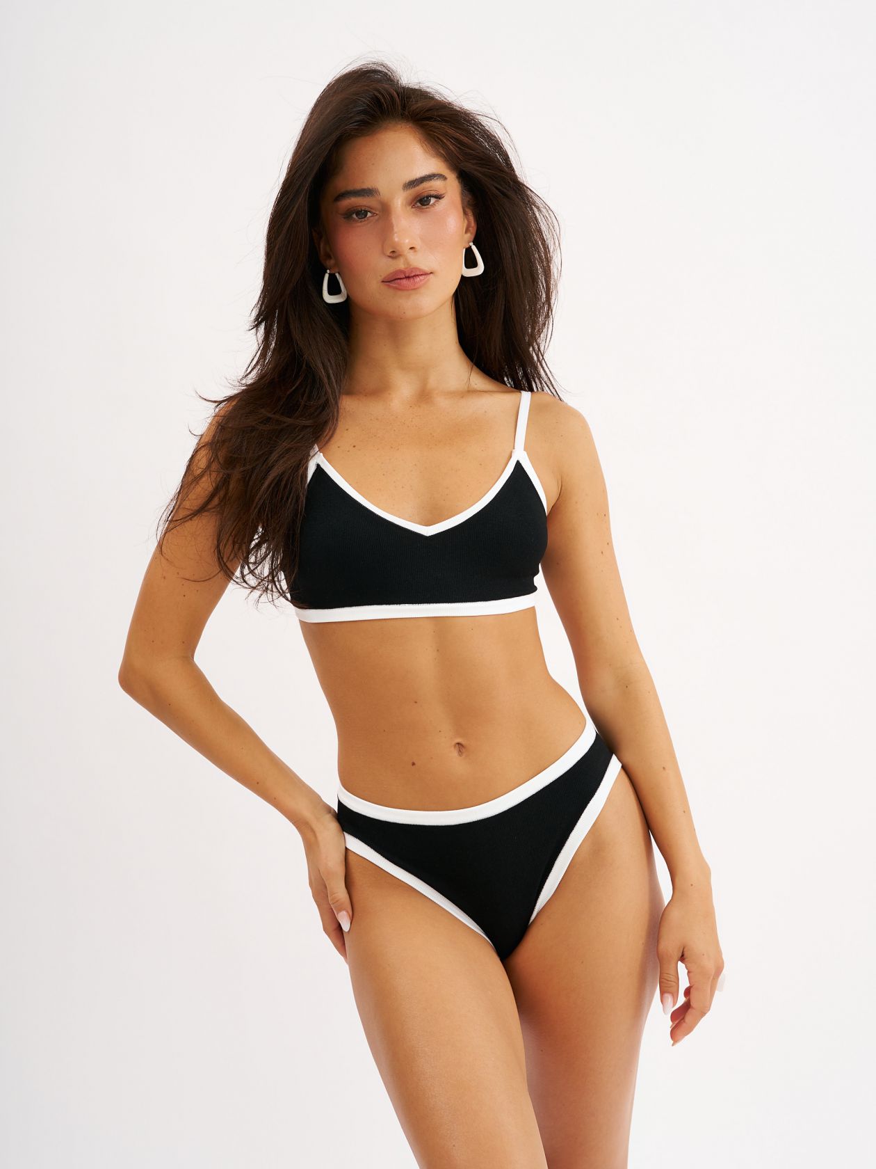 תחתוני היי לג סימלס