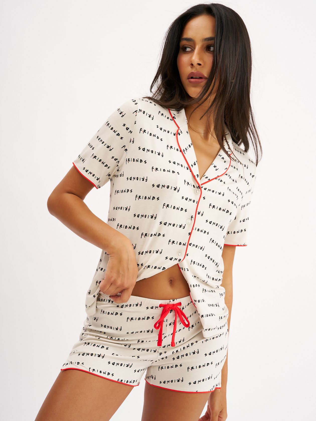 סט פיג’מה מכופתרת חברים