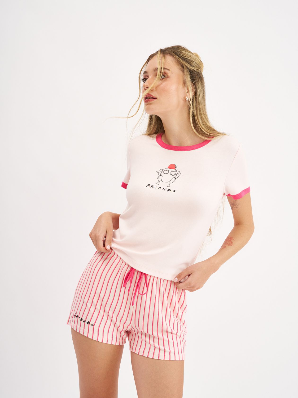 סט פיג׳מה קצר חברים