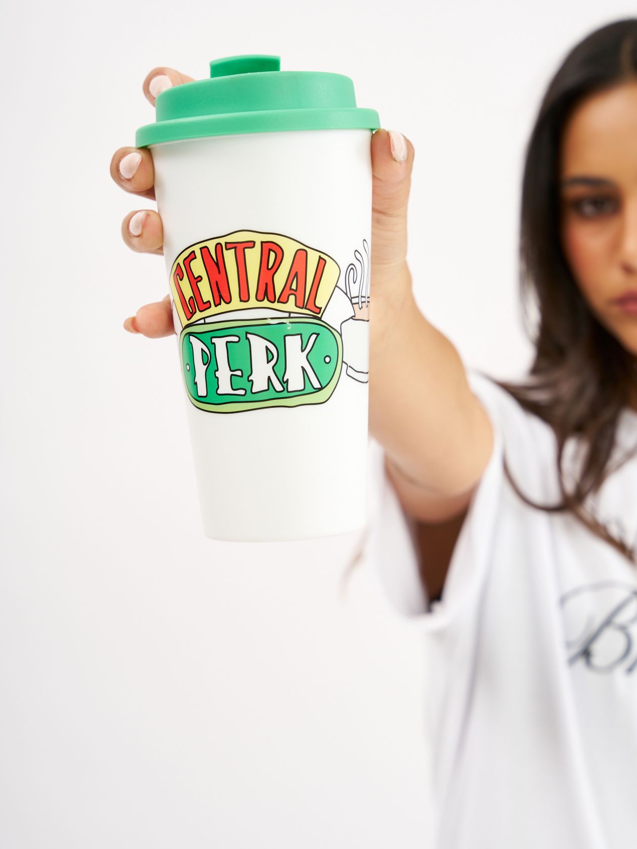 כוס לשתייה חמה חברים