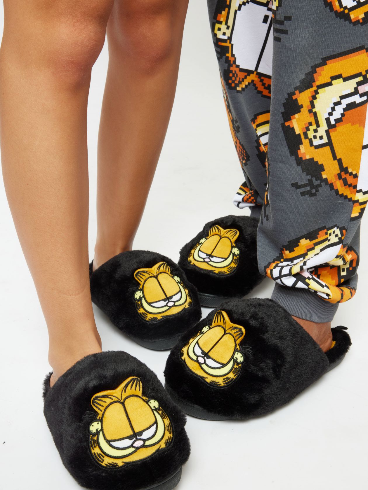 נעלי בית יוניסקס גארפילד