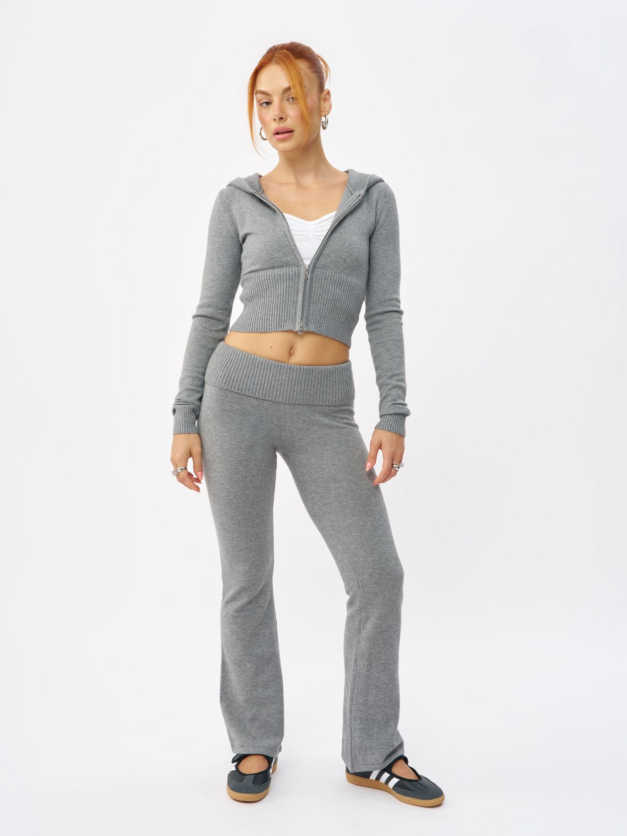 מכנסי סריג מתרחבים