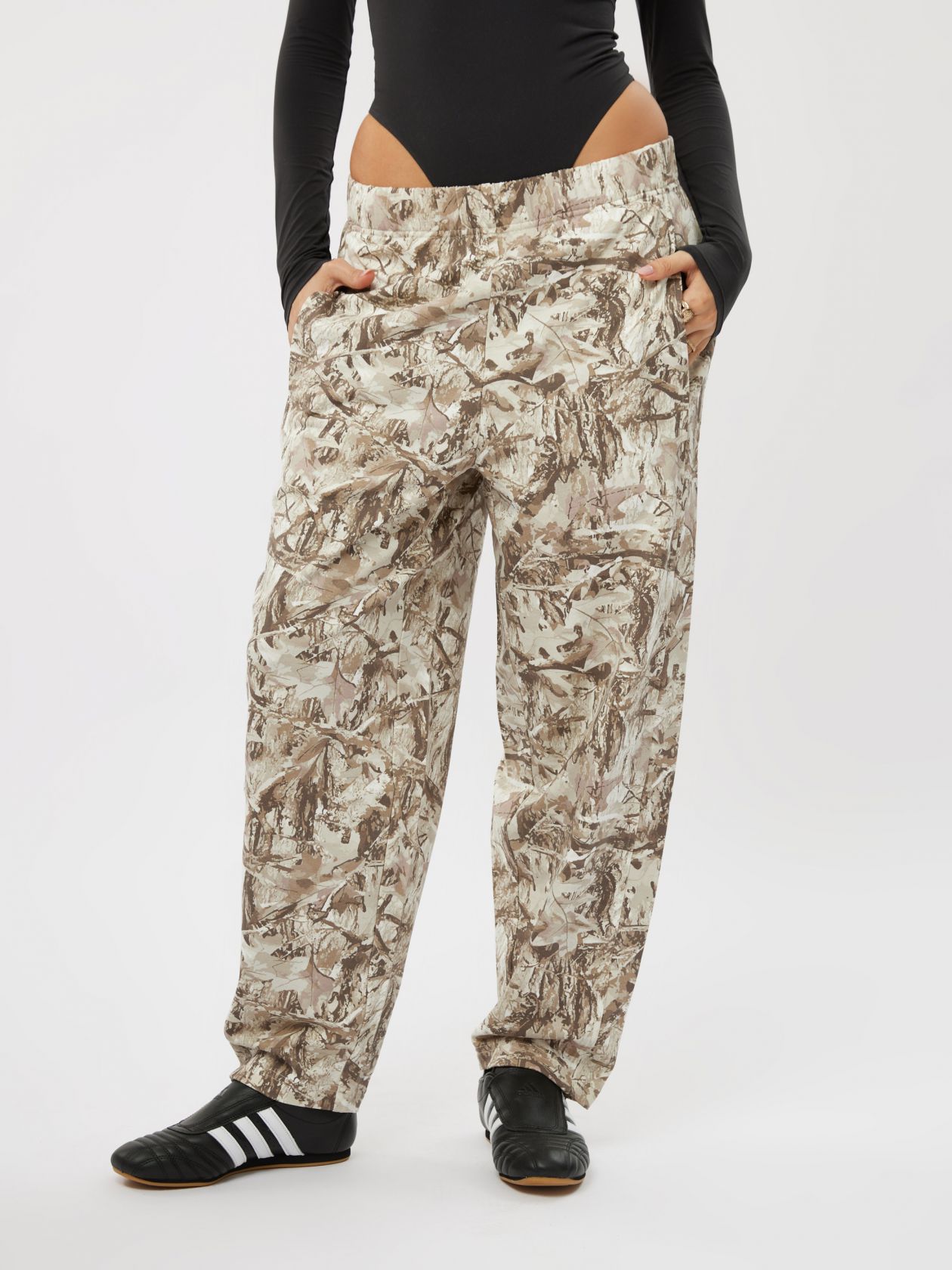 מכנסי פרנץ׳ טרי חגורה כפולה