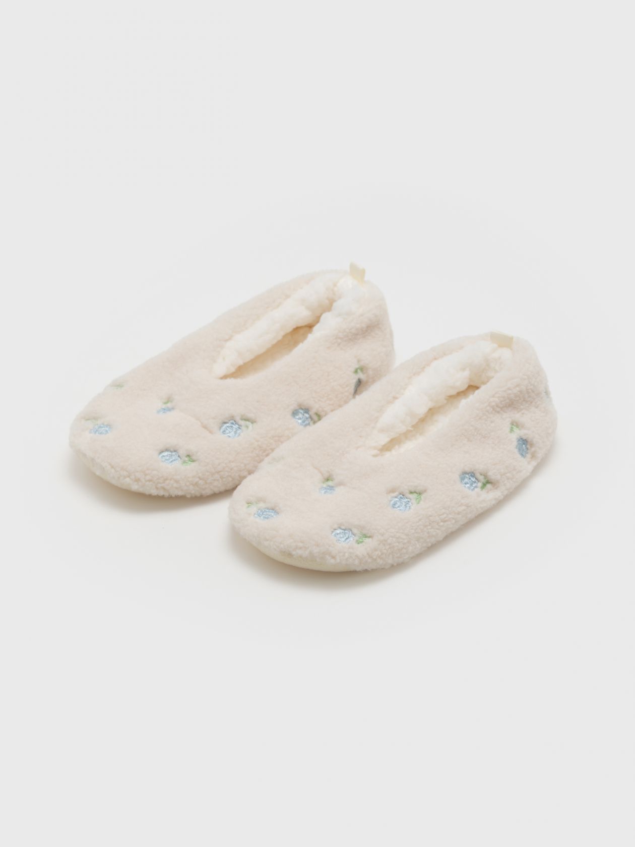 נעלי בית צמריריות