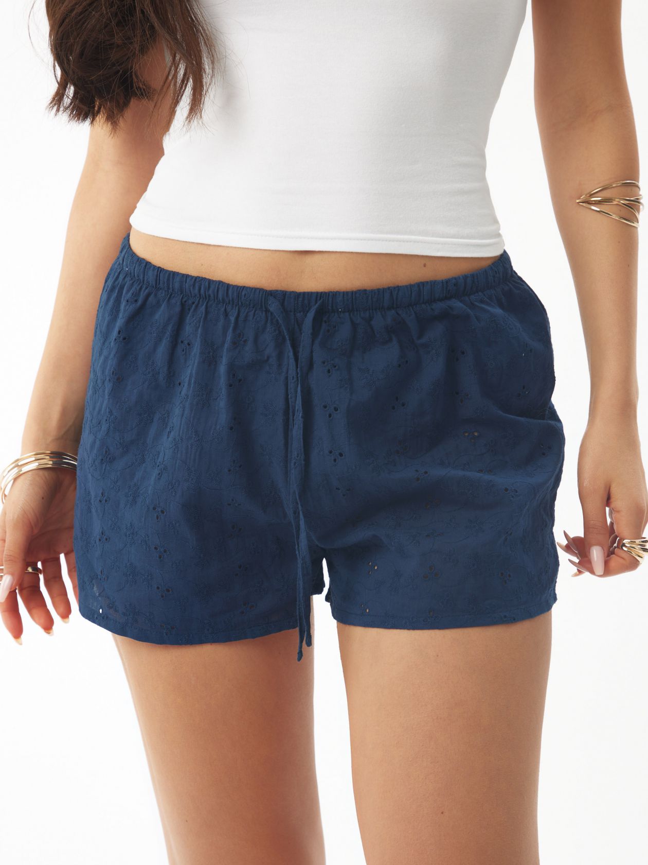 שורטס תחרה שוויצרית