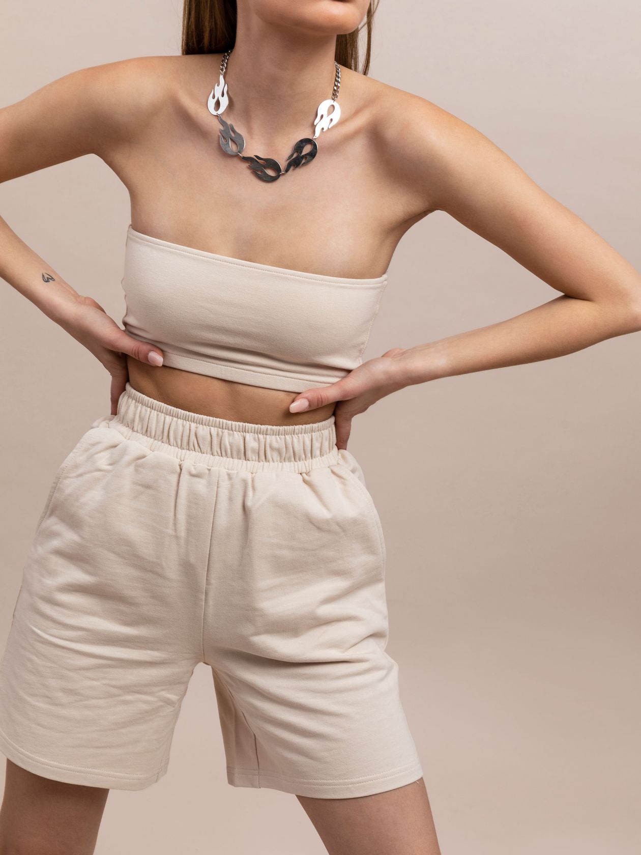 סט מכנסי באגי וטופ בנדו SO BASIC