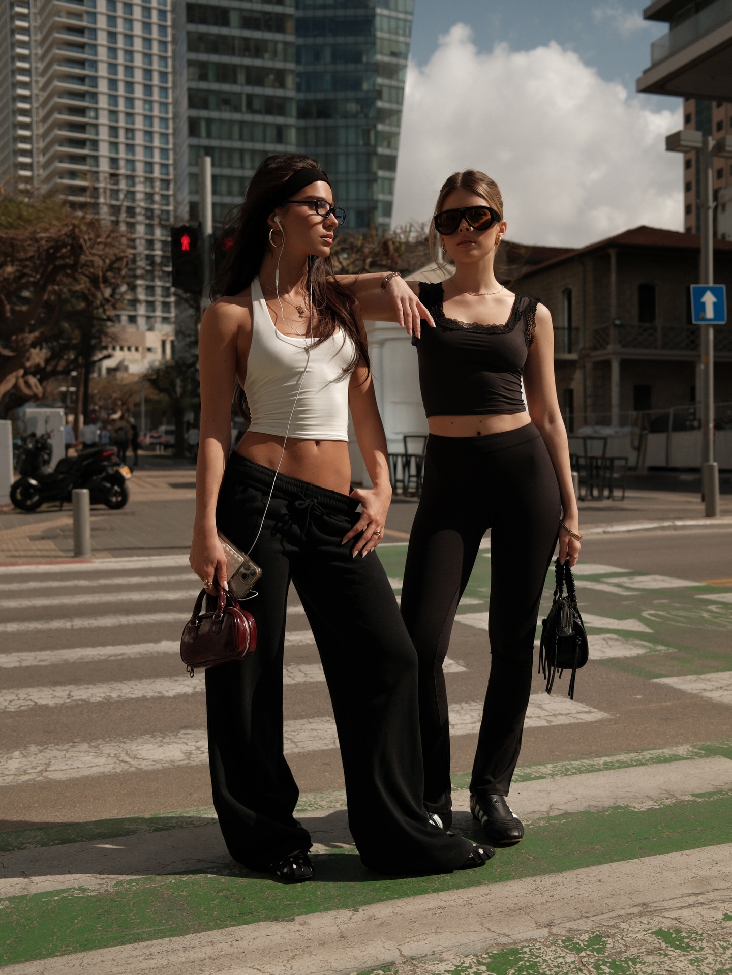 Your everyday uniform.
The Stretching Collection.