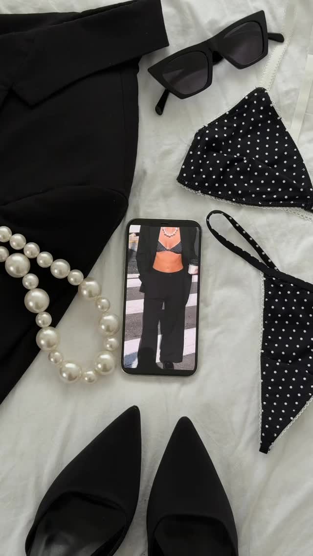 Obsessed with this look 🤍🖤
Our new dot bra and a classic black blazer.