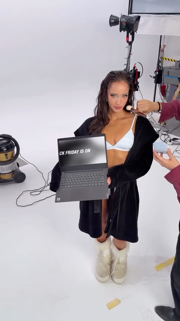 ⁨	⁨	הסייל הגדול של השנה! 😱
עד 60% הנחה בקניית שני פריטים ומעלה!!!

כל הפריטים האהובים והקולקציות הנחשקות 

מחכים לכם עכשיו בחנויות ובאתר ♥️
-

בתוקף עד 1.12 או עד גמר המלאי, לא כולל כפל מבצעים, על הדגמים המשתתפים במבצע, לפחות 10,000 יח’ במלאי.⁩